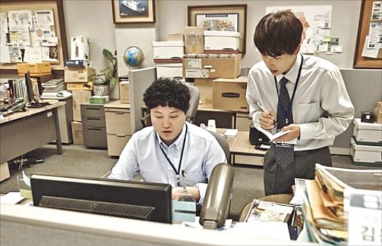 Why Does "Good Manager" Kim Act Like That? The K-Office Habits That Confuse Foreign Viewers